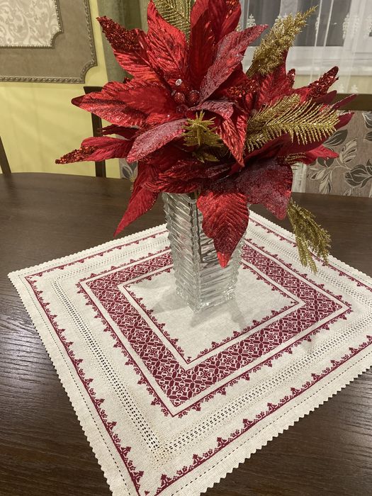 Вишита серветка (ручна робота)