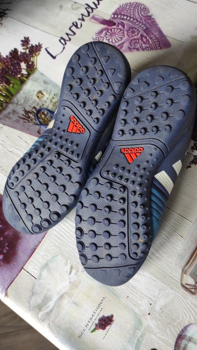 Turfy Adidas, buty piłkarskie 33