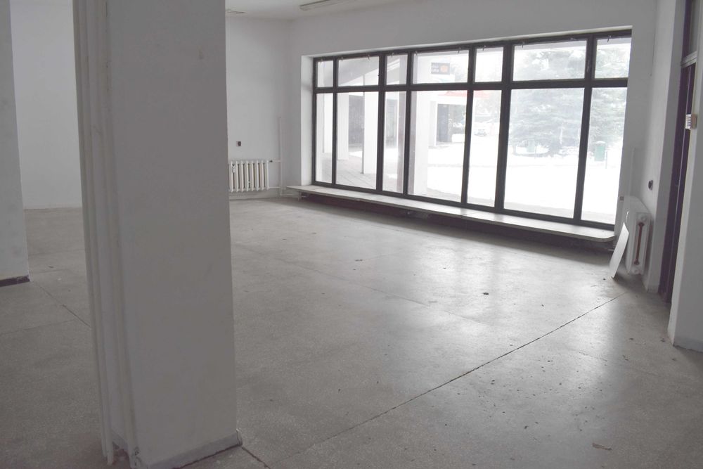 Wynajmę przestronny lokal na usługi , biuro handel