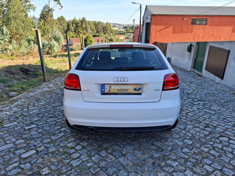Audi A3 1.6 TDI S-LINE Apenas 155 Mil kms Nacional de 2011 KIT AIRBAGS INCLUIDO