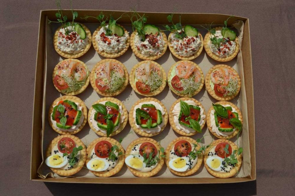 Кейтеринг Київ З ДОСТАВКОЮ. Фуршети, банкети, свята, дні народження