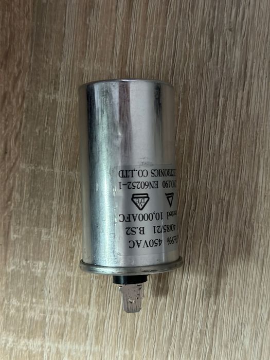 Kondensator rozruchowy 450V 10µF Byzoo Rhino