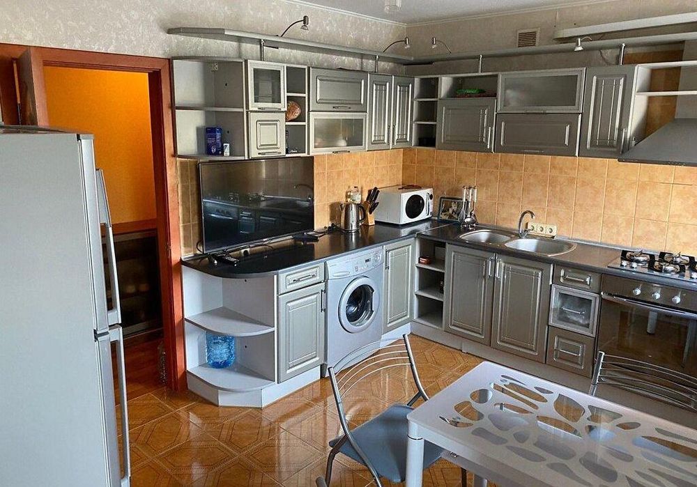 Продажа 3-к.квартиры, рядом станция метро Защитников Украины