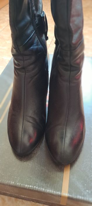 Продам шкіряні весна-осінь чоботи Lolacandi 40 розмір