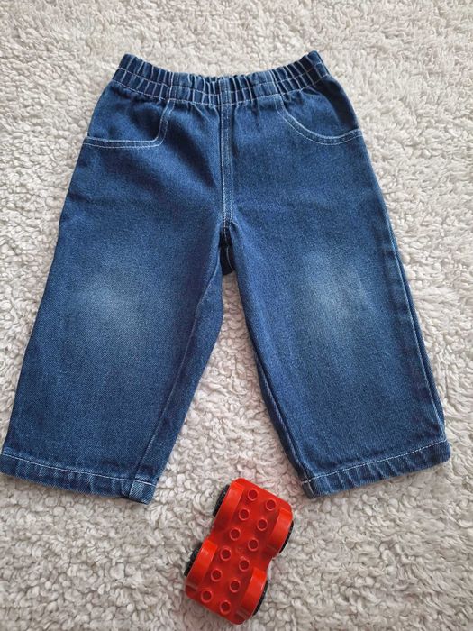 spodnie jeansowe: dla dzieci-bielone:z szeroką nogawką: like new