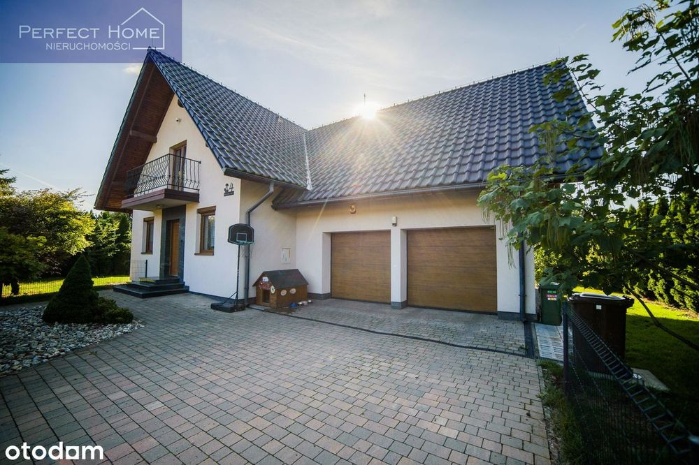 Dom W Kiczycach | 5 Pokoi | 849 M² Działki | Podwójny Garaż