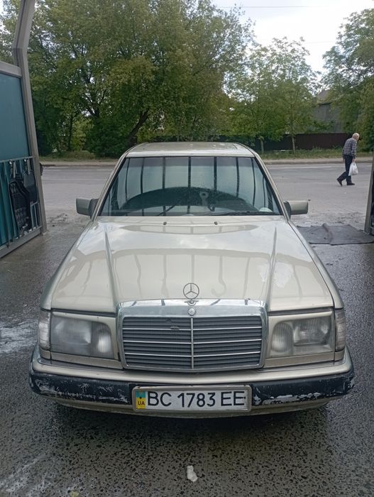 Мерс 124 на ходу