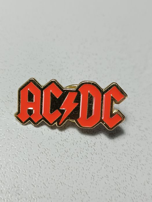 Значок рок-гурту AC/DC