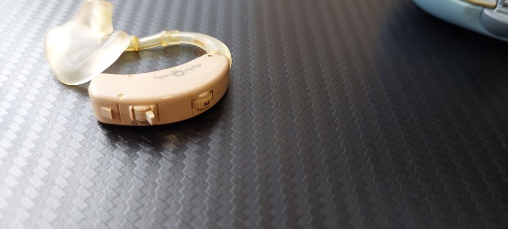 Aparat słuchowy na baterie Hansaton