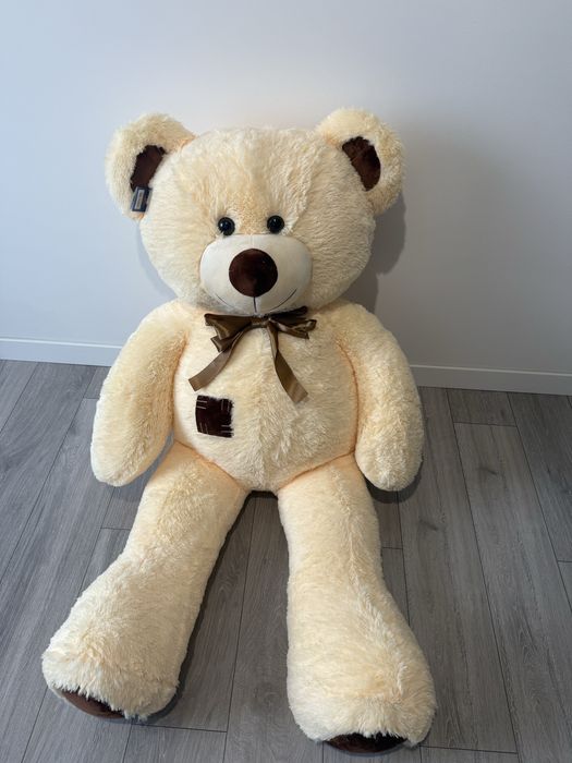 Великий мʼякий ведмідь