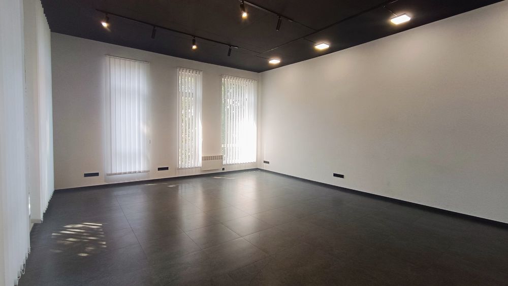 Приміщення 70 м2 з ремонтом, в центрі.