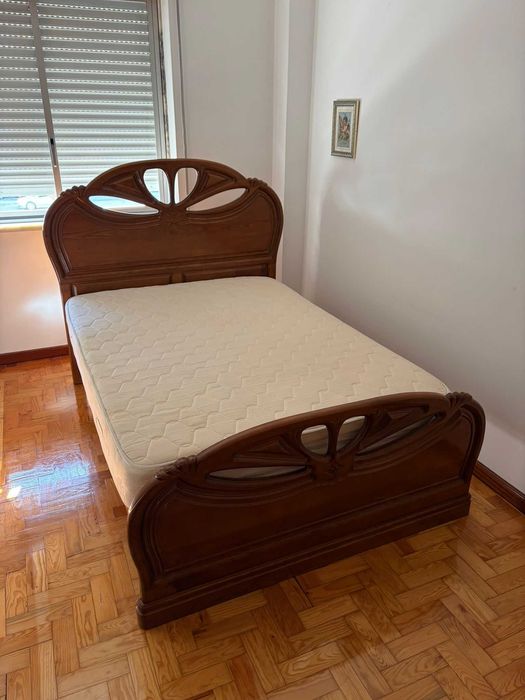 cama de corpo e meio com estrado, nova