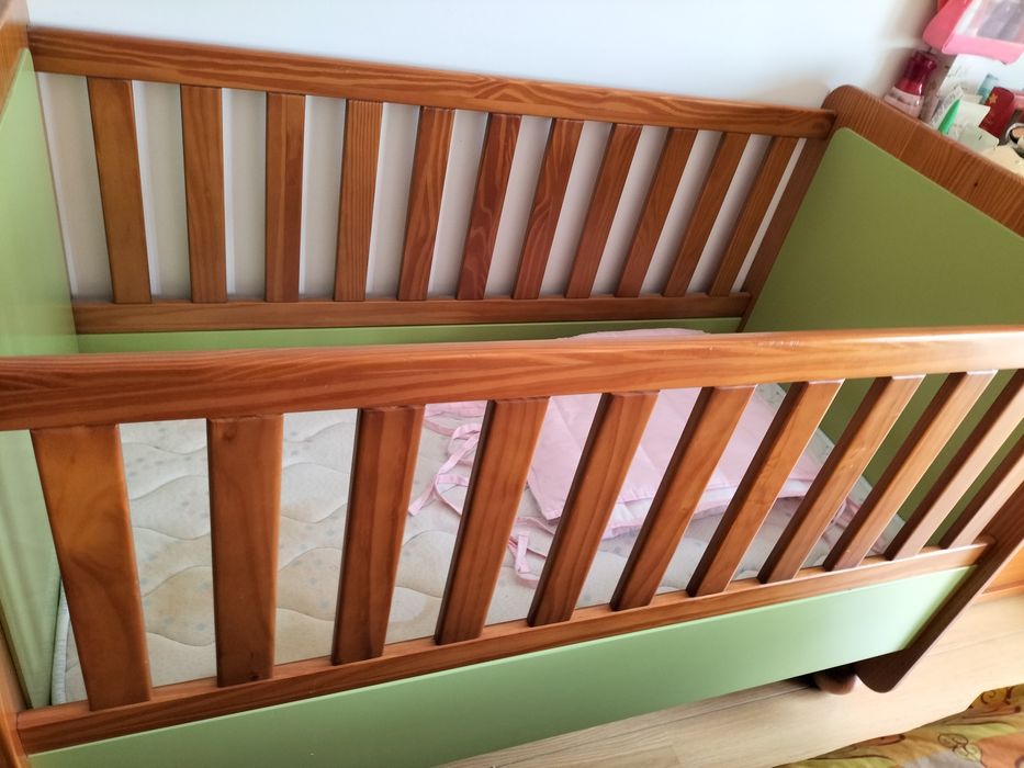 Cama de Bebé bem estimada