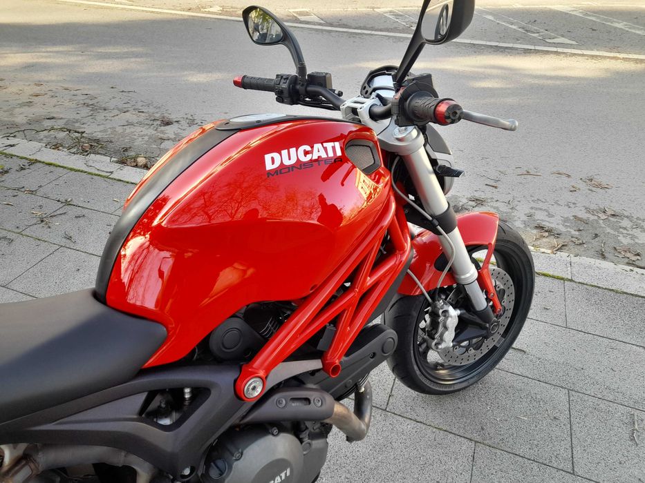 Ducati MONSTER 696