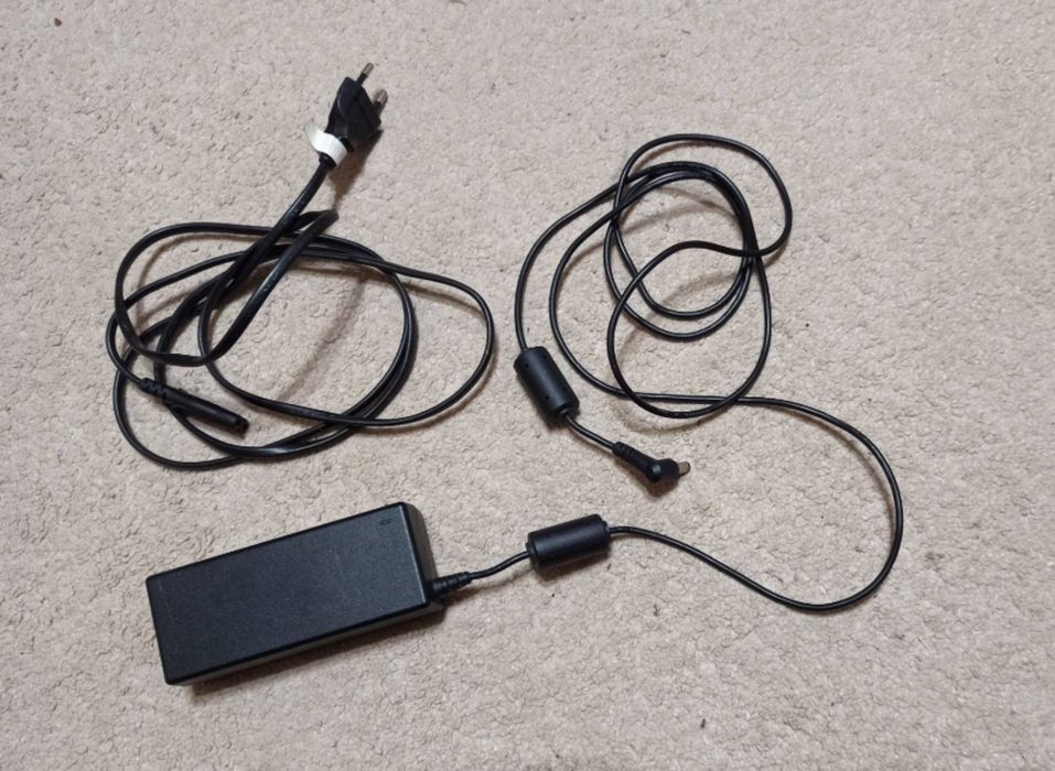 Зарядка для ноутбука 65 w.