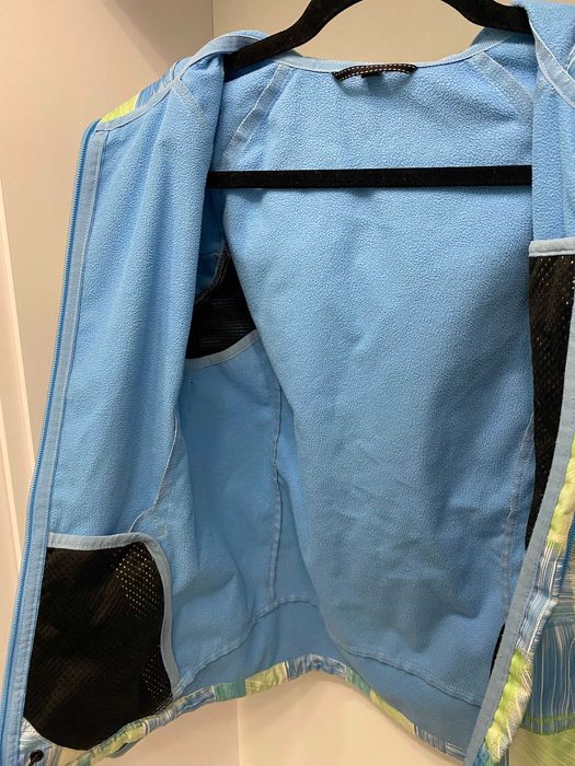 Куртка софтшел  Alpine pro XS,  яркая, удобная, подойдет для ребенка.