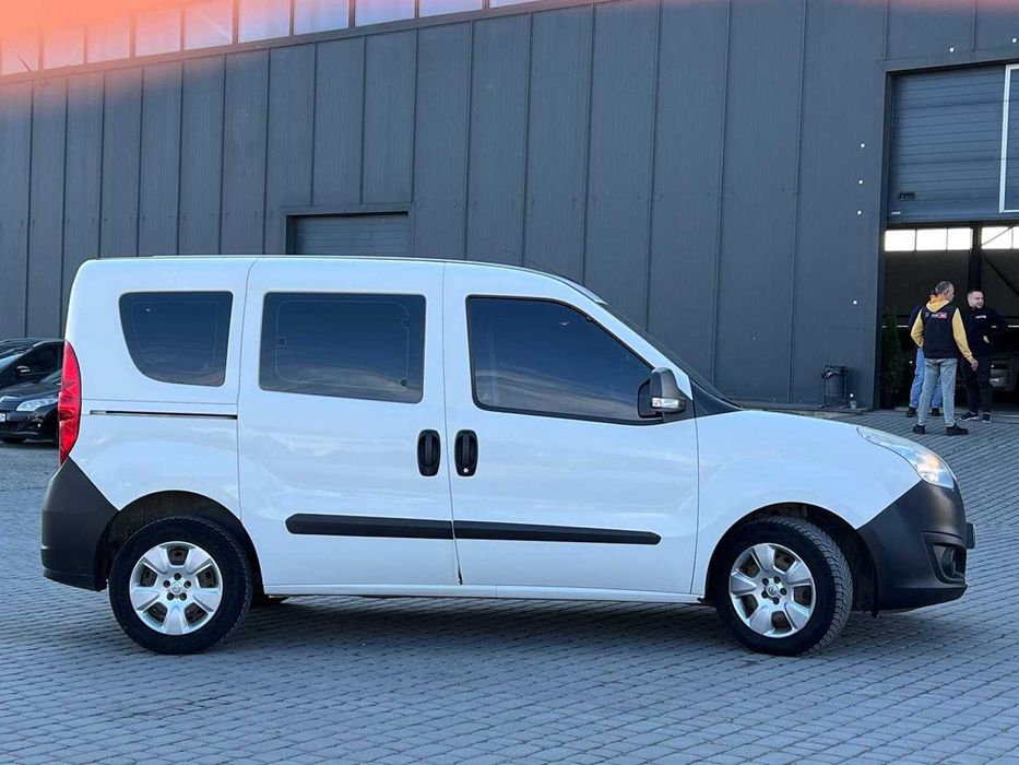 Продам Opel Combo пасс. 2013р.  #72573