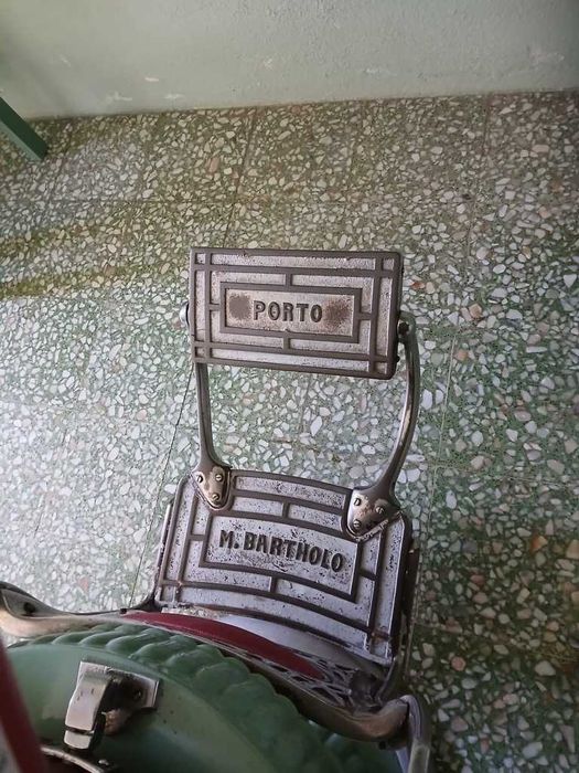 Cadeira Barbeiro Clássica M. Bartholo Porto