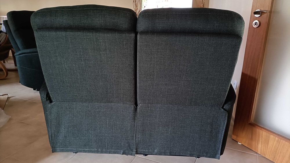 Sofá 2 lugares novo . Não foi usado.