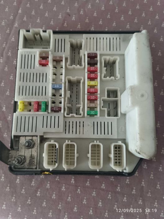 Caixa de fusíveis BSI