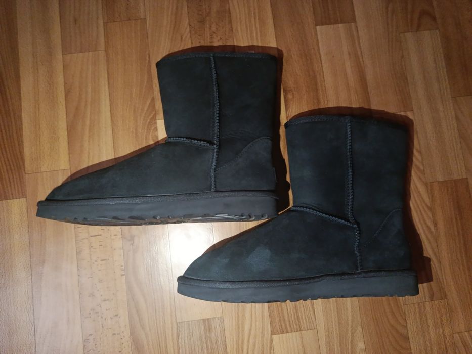 Продам нові чорні уги на натуральній цигейці