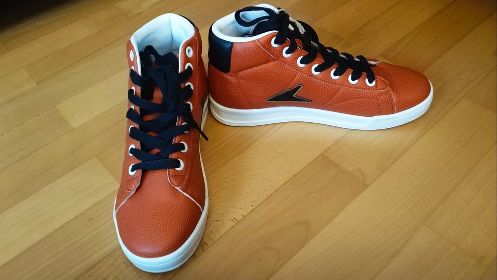 Wilson Bata nr 157 z 620 szt! buty sneakersy, do koszykówki 41 rozmiar