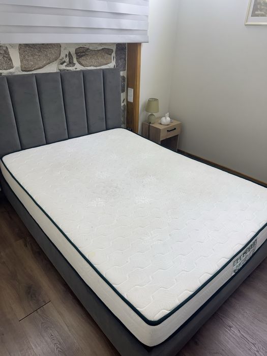 Cama de casal com colchao