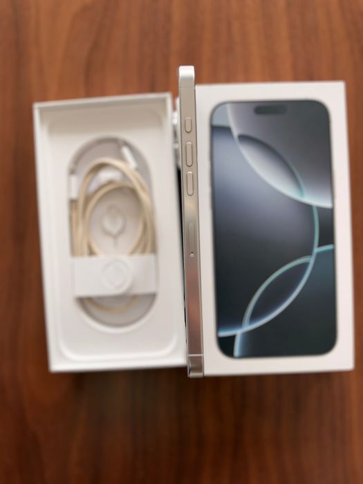 iPhone 16 Pro Max 256 GB Titânio Branco - COMO NOVO (Oferta 3 capas)