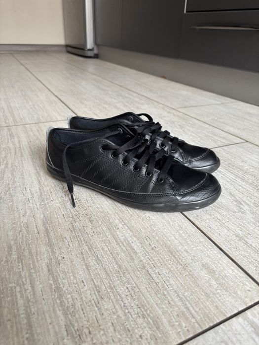 Чоловічі кросівки Adidas, 41,5 розмір, натуральна шкіра