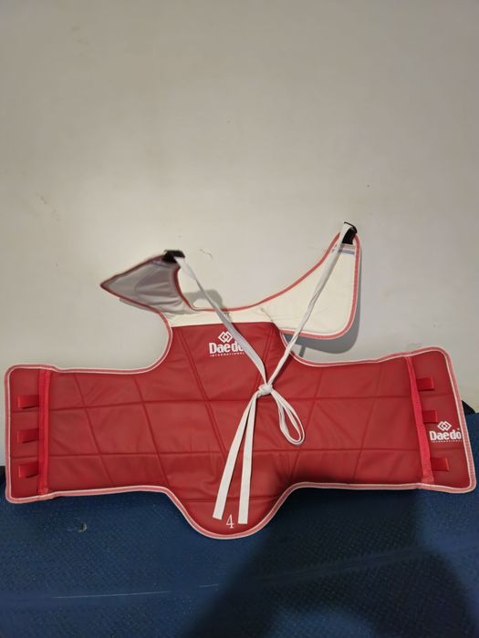 Colete de Proteção Taekwondo Reversível (Hogu) – Proteção de Tronco