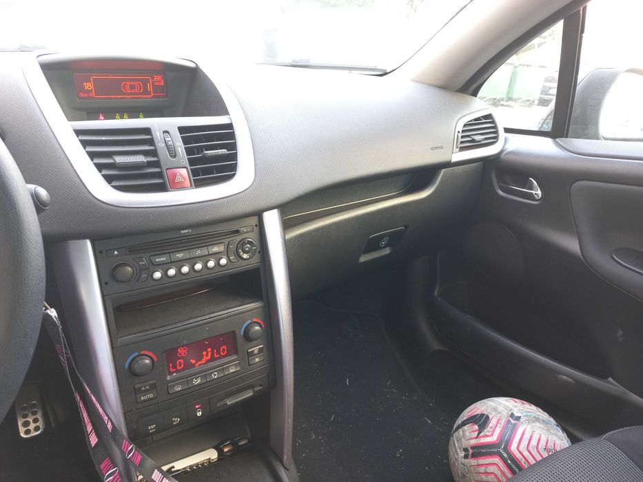 PEUGEOUT 207 cc sport