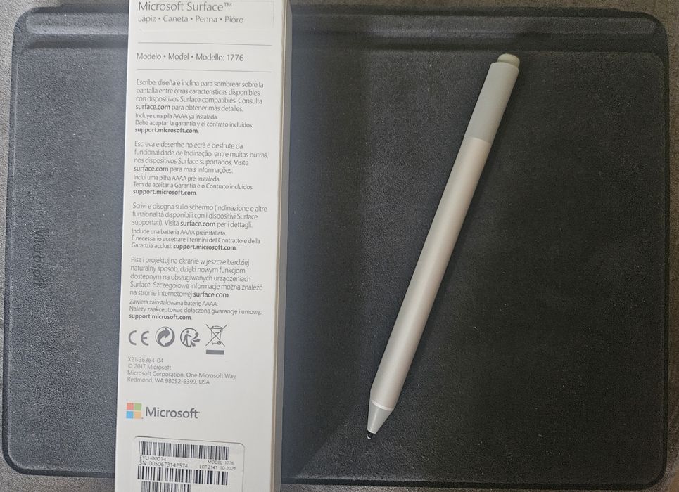 Tablet Microsoft Surface Go + rysik (1. generacji) wariant pamięci: 4 GB RAM / 64 GB eMMC .