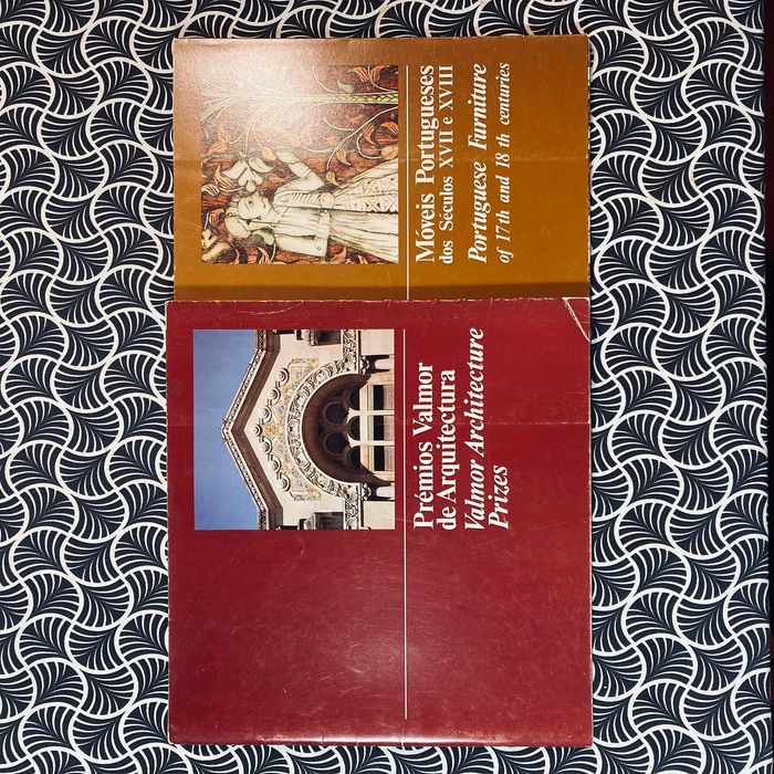 Lote de panfletos bilingue do Crédito Predial Português (6 vols.)