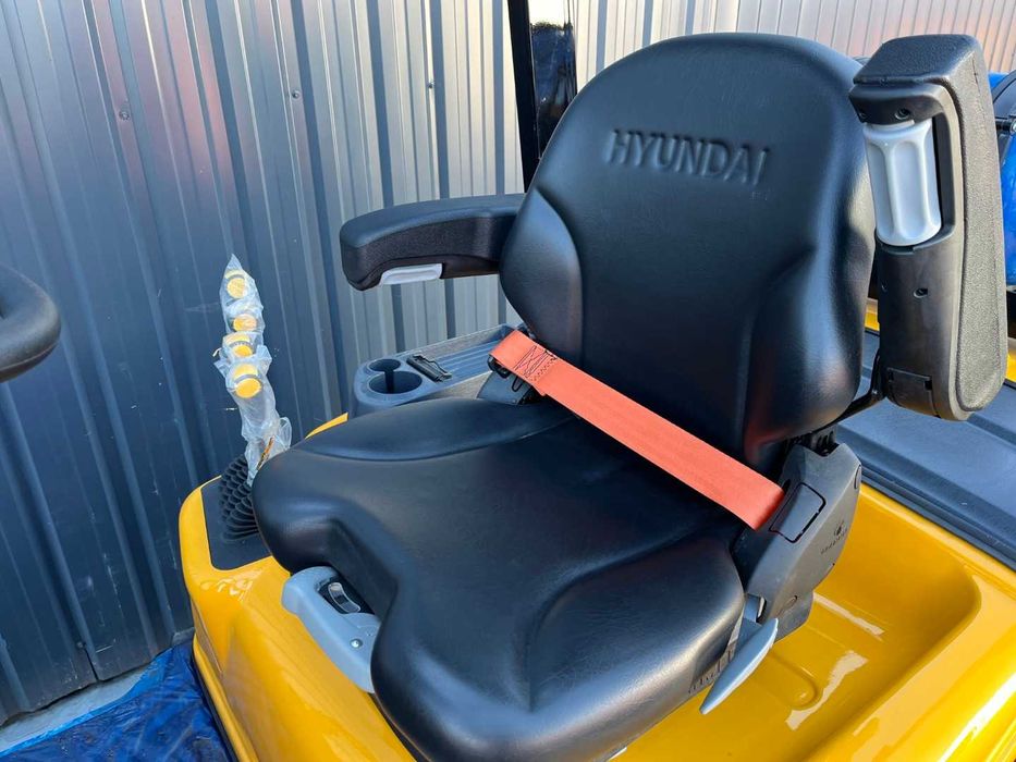NOWY Wózek widłowy Hyundai 25L-7A TRIPLEX 4,7 M Przesuw 3/4 sekcja 2022 rok