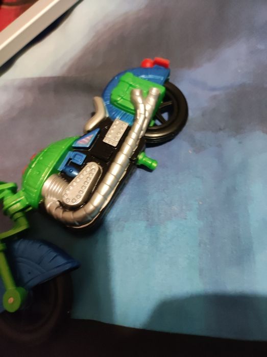 Vendo guitarra de brincar e mota tartaruga ninja