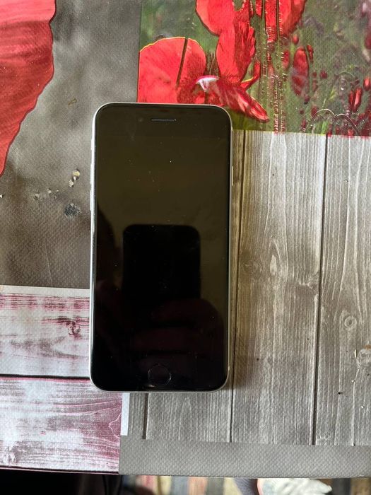 Айфон се2020 Обменяю ключ на ключ на андроид мощность не меньше моего