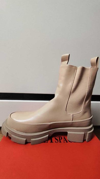 Осінньо-весні сапожки ( нові)