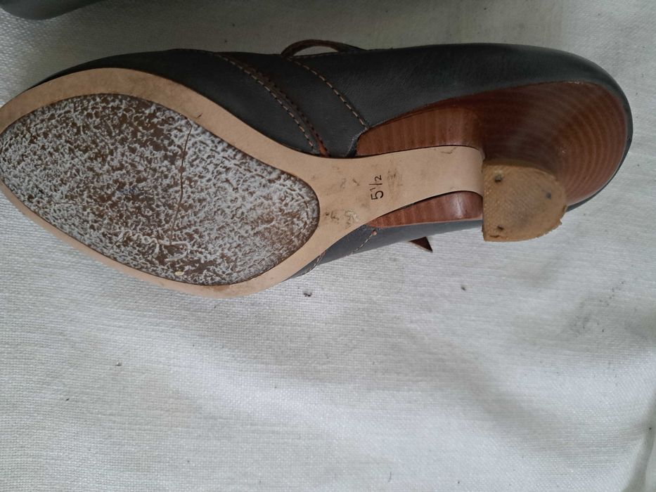 Buty Clarks szare r 39