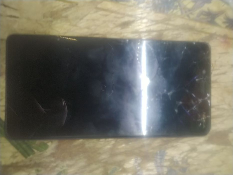 Телефон NOKIA 1.вьетнам.розбит экран.