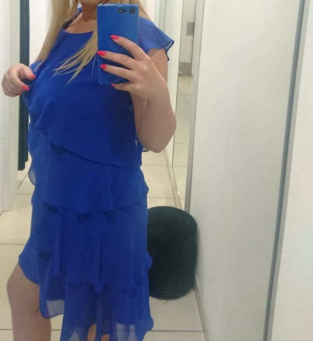 Sukienka idealna na każdą okazję, elegancka a