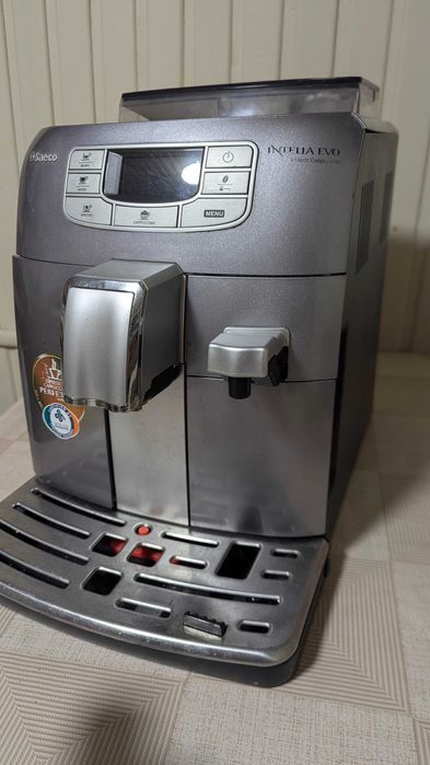 Кавомашина Saeco Intelia One Touch Cappuccino з молочником