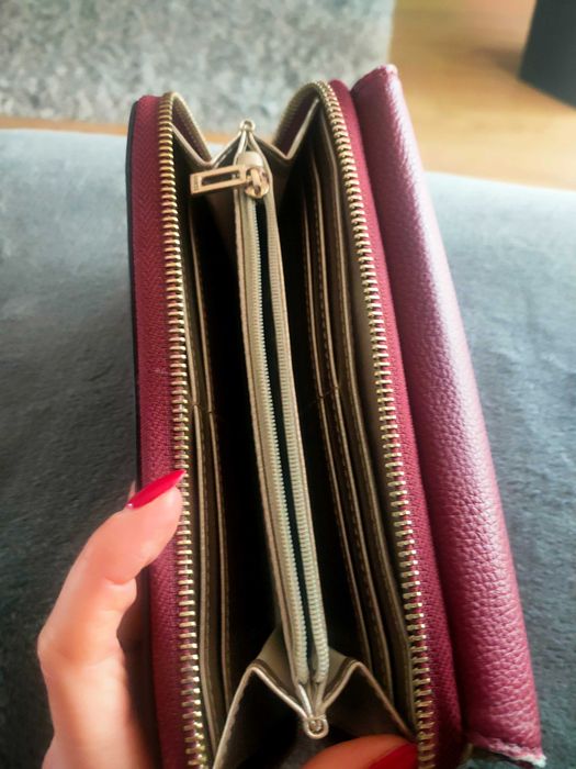 Portfel damski skórzany Guess