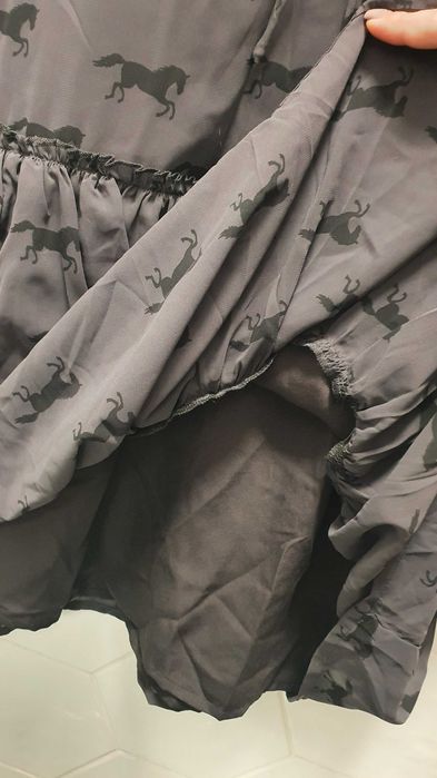 Новое очень красивое шифоновое платье, размер М, NA-KD