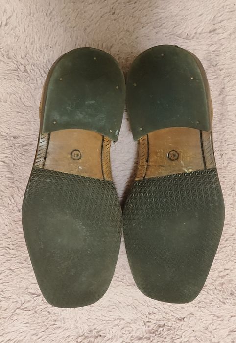 Sapatos em ótimo estado da bata