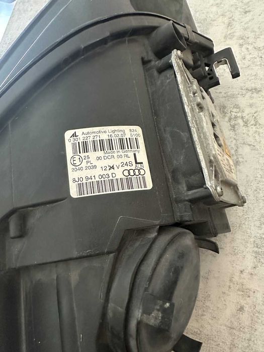 Par de Faróis Bi-Xenon Originais Audi TT 8J - Completos com Balastros