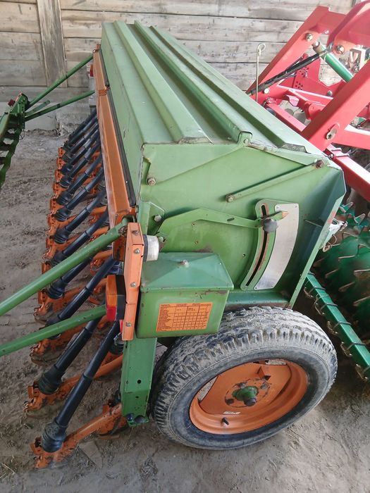 Siewnik Amazone D8 30 super