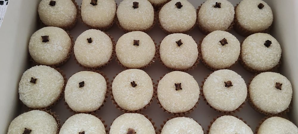 Bolos, doces e salgados