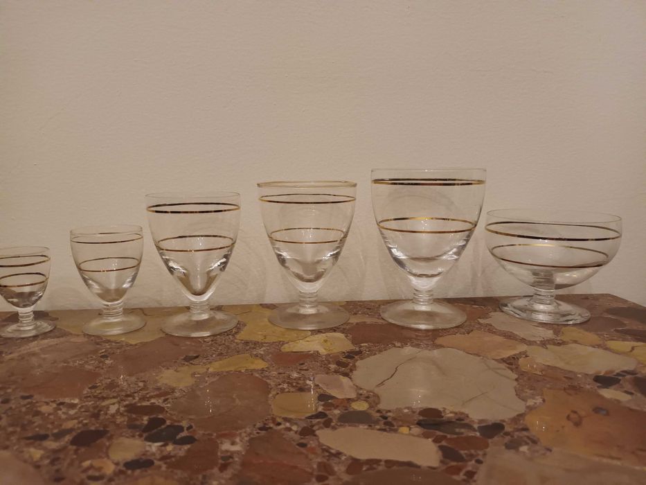Conjunto de 72 copos cristal, com rebordo a ouro