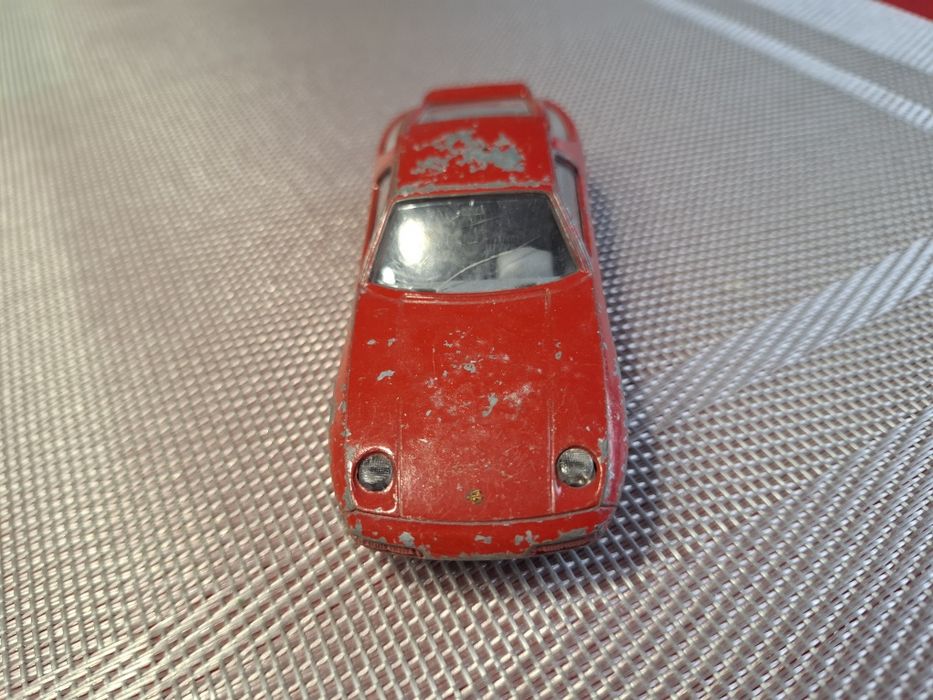 Bburago porsche 928 s4 skala 1:43
