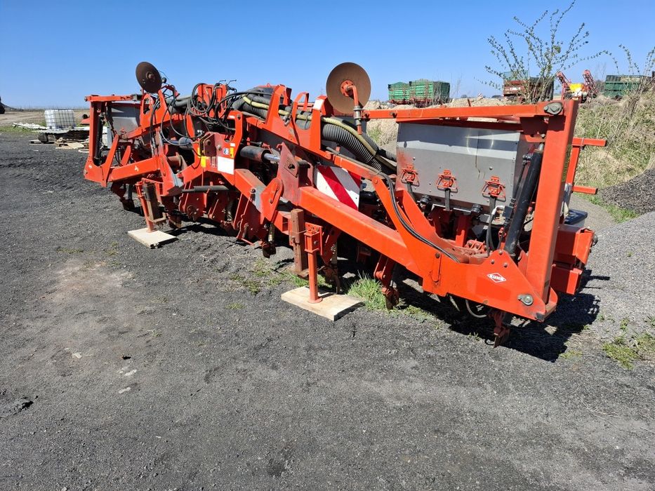 Siewnik do kukurydzy Kunh Planter 8 rzędowy